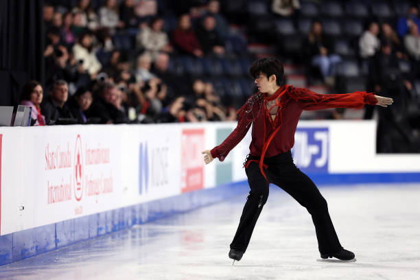 羽生結弦が魅せる圧巻のパフォーマンス、観客を魅了する感動の瞬間 羽生結弦 パフォーマンス