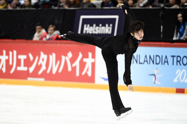 羽生結弦がバイオリン演奏に挑戦！新たな才能を披露する感動のステージ 羽生 結 弦 バイオリン